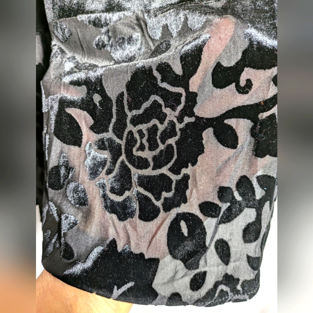 Women's Apostrophe Stretch Black Velvetine Skirt Sheer Floral at Hem| Size 18-20 - Picture 2 of 8